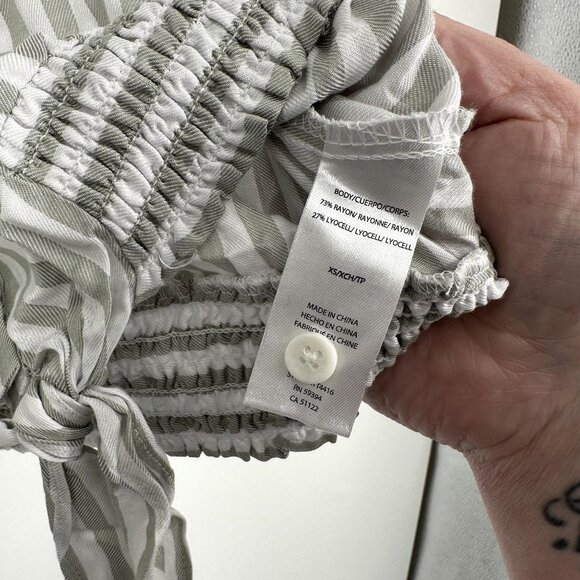 Beach Lunch‎ Lounge Sage Green Stripe Blouse Size XS Tie Front - Picture 6 of 7